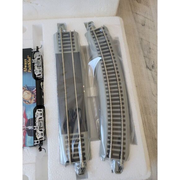 Hawthorne Semper Fidelis Engine USMC Express village train xmas - Picture 4 of 9